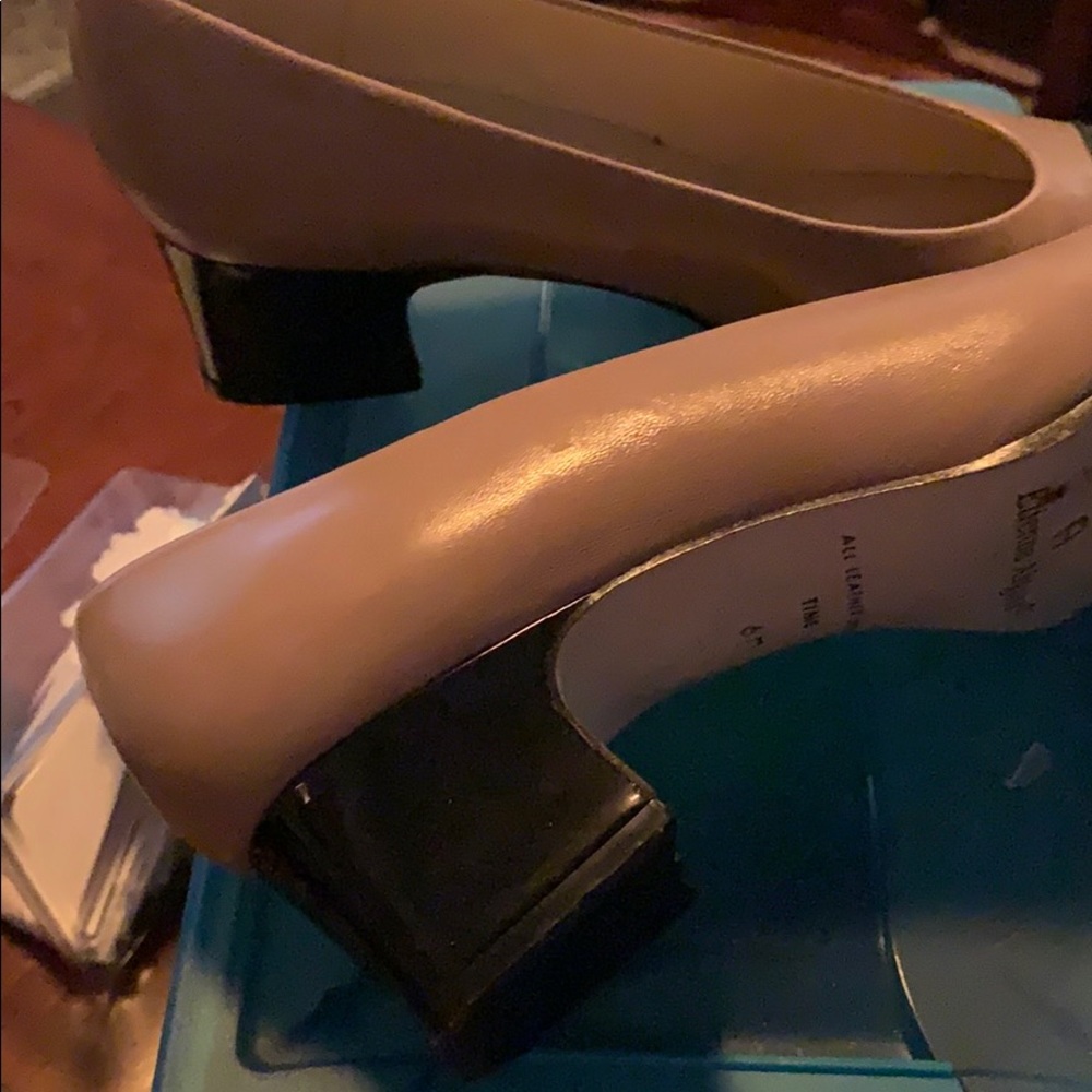 Shoes - Picture 4 of 6